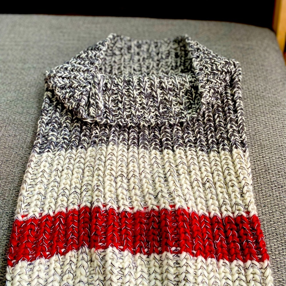 NWT Roots Neck Warmer